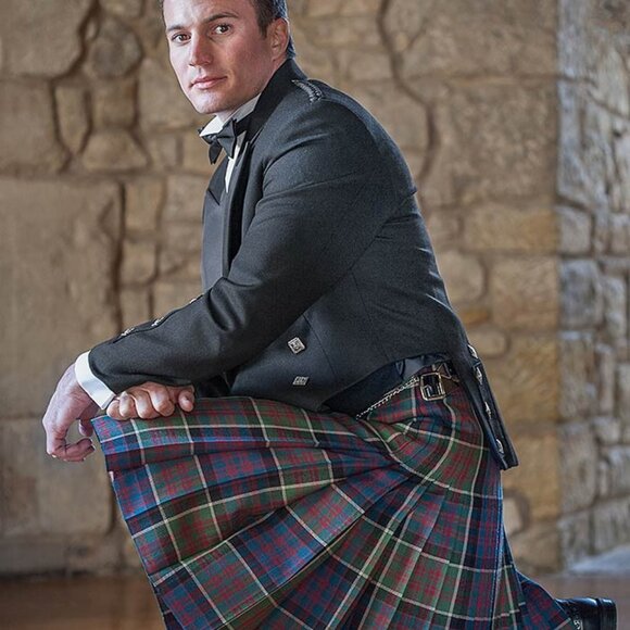 NWT The Balmoral Kilt, Traditional 8 Yard Kilt. - Picture 2 of 7